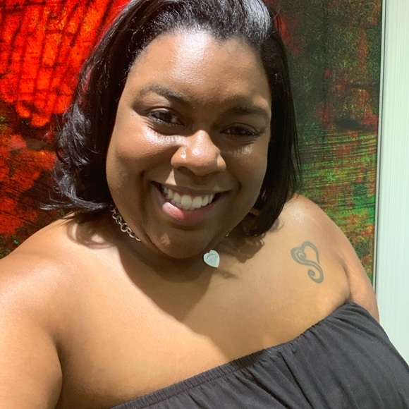 Meet your Posher, Sabrina. - Picture 6 of 17